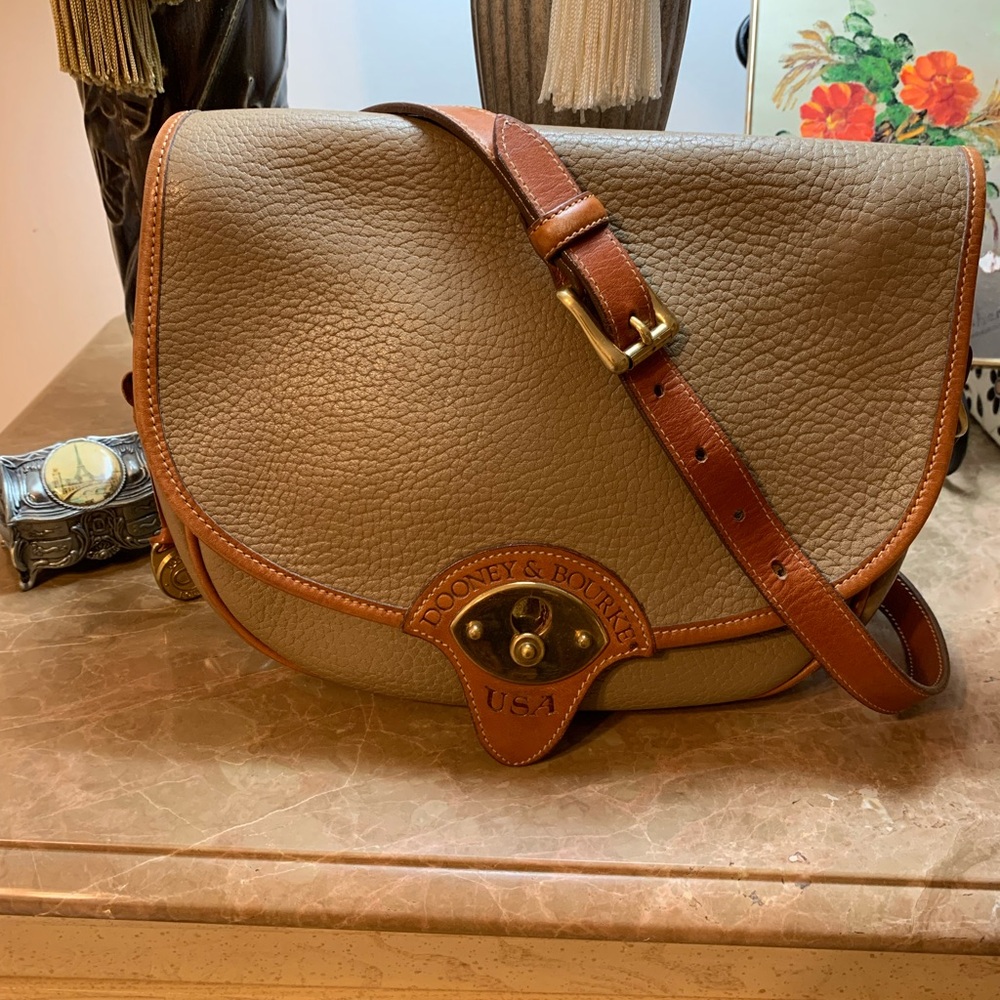 Dooney & Bourke vintage 1980’s Calvary trooper bag
